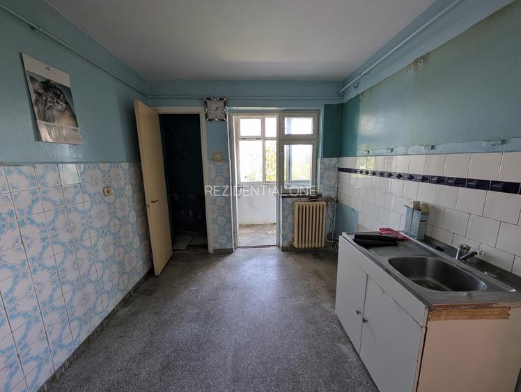 Apartament 4 camere în zonă centrală, pe Strada Armoniei - 12