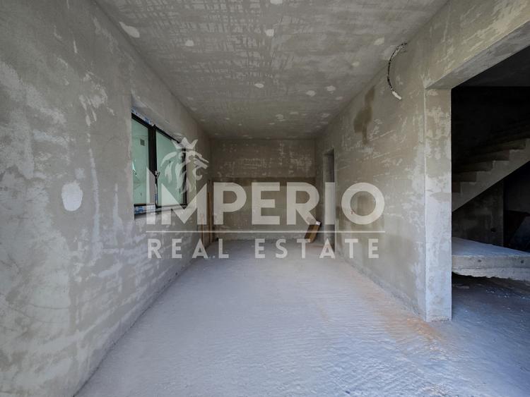 Duplex modern cu garaj!