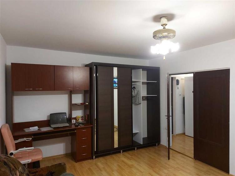 Apartament 1 camera, 40 mp, decomandat, etaj 2 - Dacia