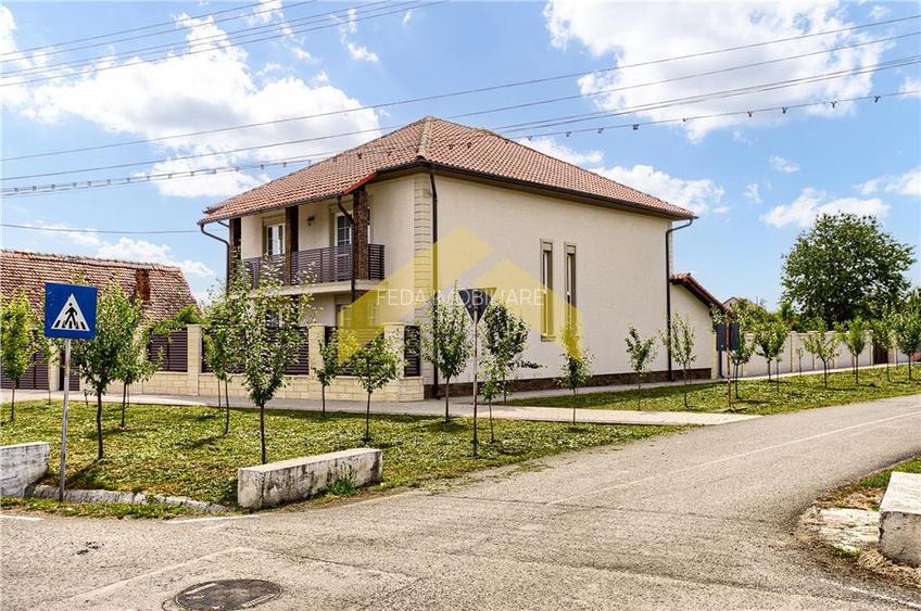 Casa noua de vanzare orasul Ineu - 20