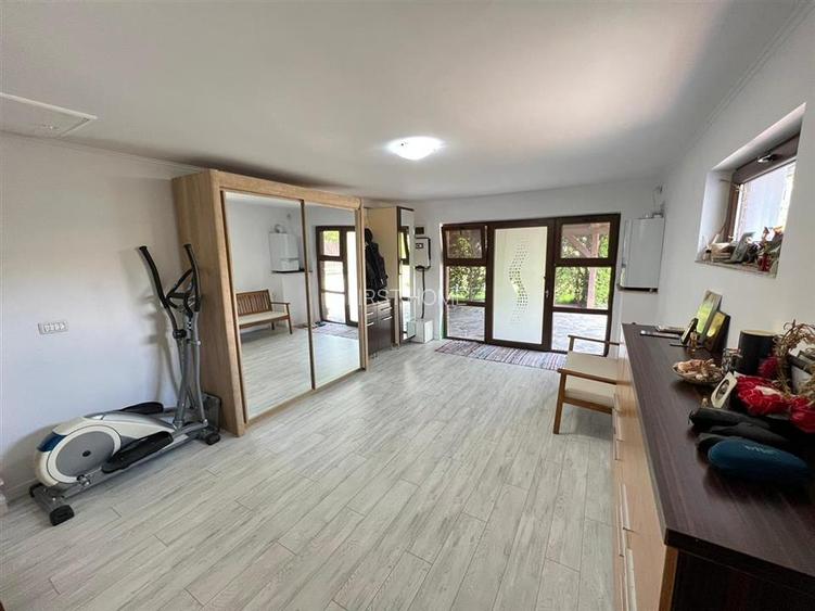 Vilă spectaculoasă la poalele Crângului Petresti - 24