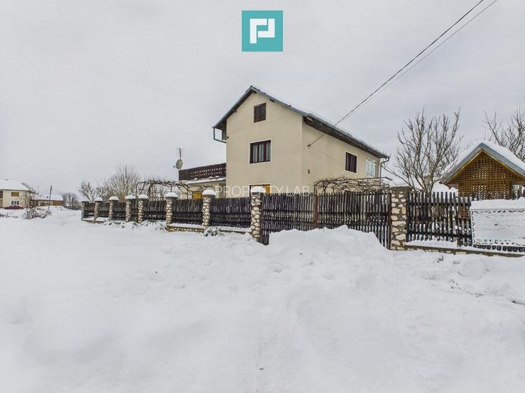 Casă cu etaj Căpâlnaș - 2