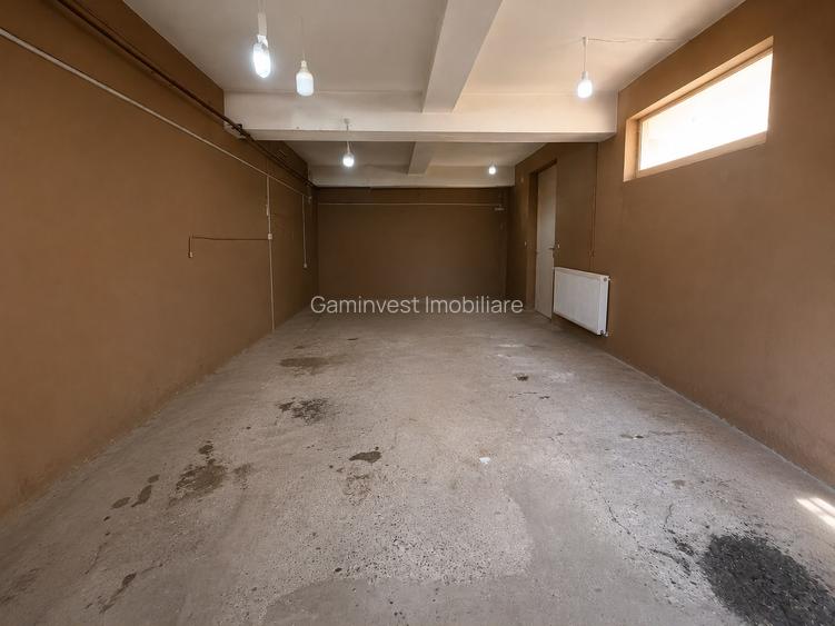 Spatiu comercial de vanzare in Oradea, curte proprie si locuri de parcare - 4
