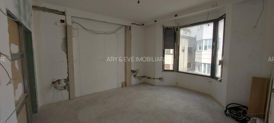 Reședință de Prestigiul în Dorobanți: 300 mp Utili, 7 Camere și 4 Băi - 7