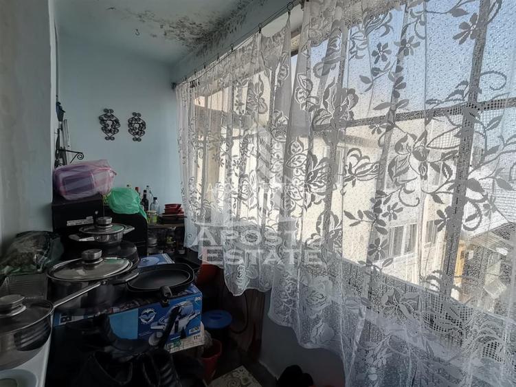 Apartament 2 camere Complexul Studentesc etaj 4 - 7