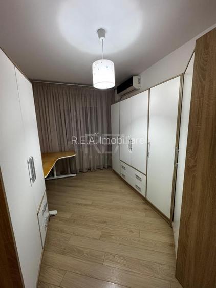 4 camere Colentina, inst. schimb., et. 5, an 1977, 81 mp - 4