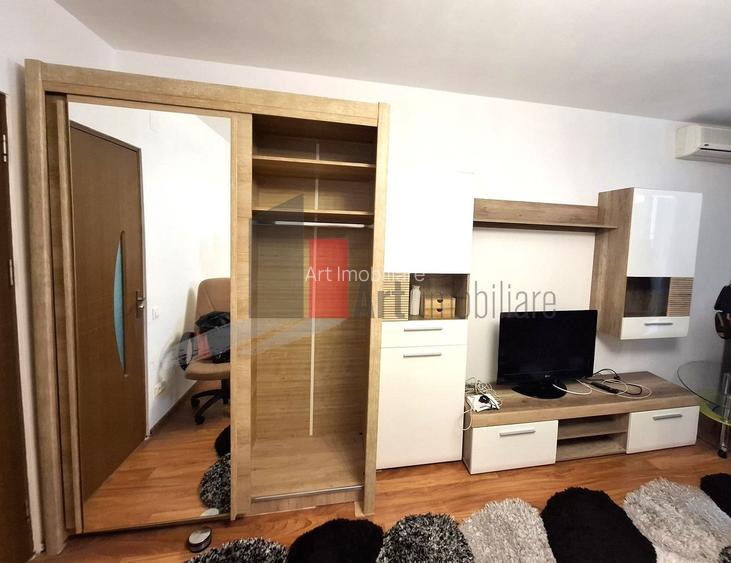 Gars. 31 mp, et 9/10, bloc reabilitat, instalații refăcute, mobilată și utilată - 6