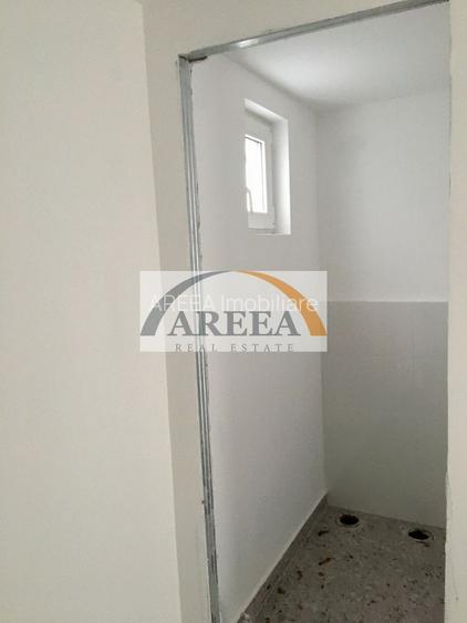 DE INCHIRIAT - spatiu comercial INTERSECTIE PIATA SUDULUi - 18