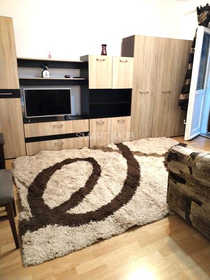 Garsoniera 27mp etaj 1 zona Bulevard mobilata utilata 39.000eur - 10