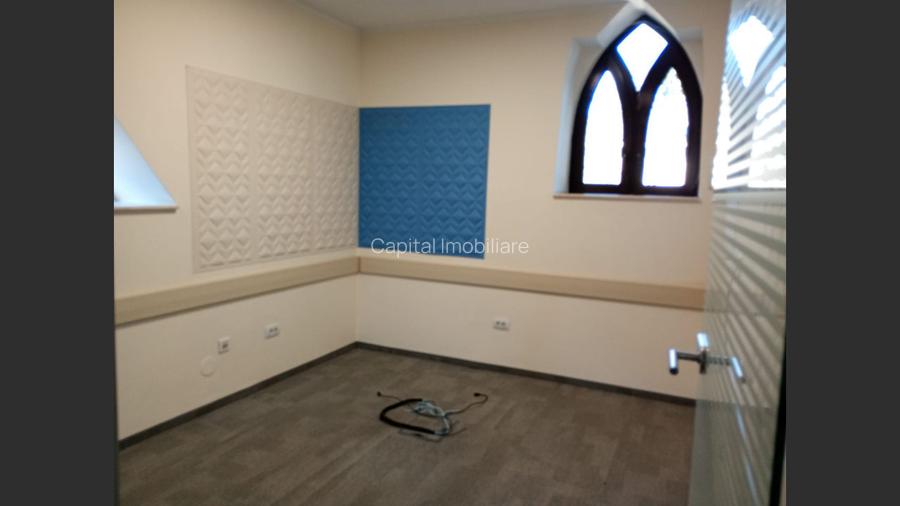 CLADIRE CU ARHITECTURA EMBLEMATICA - FOST SEDIU INTEL - 3