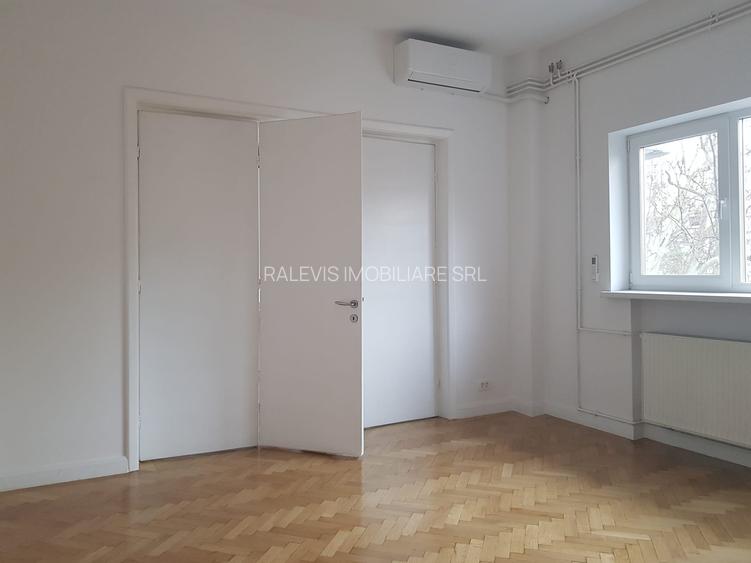 Apartament 3 camere, 2 bai, proaspat renovat, ultracentral, etaj 2, 945 euro - 5