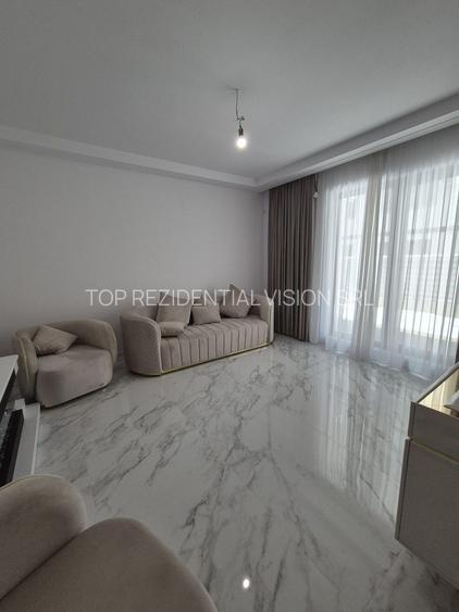 2 Cam. Curte 49 mp. 1 Decembrie 1918 - 2