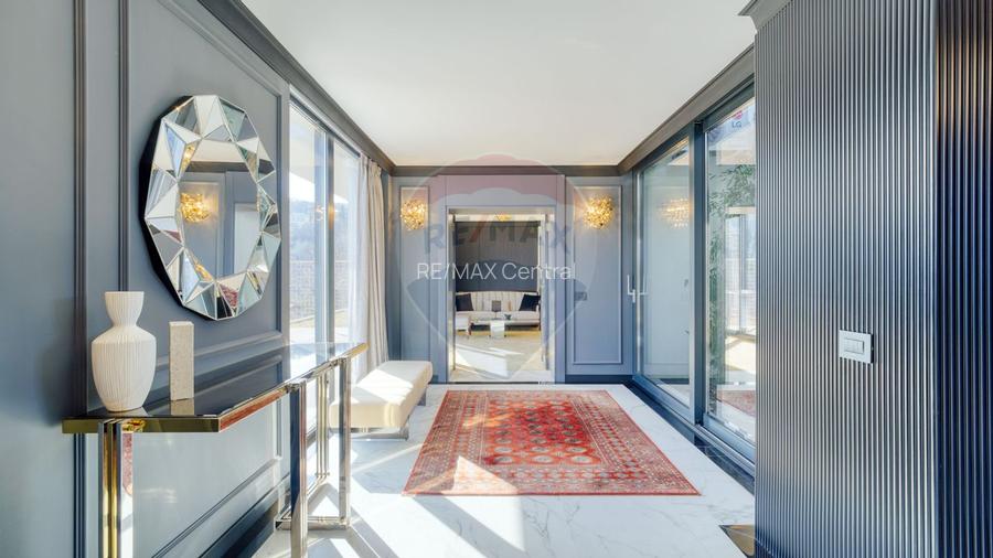 Design, Panoramă și Exclusivitate — Calea Poienii - 42