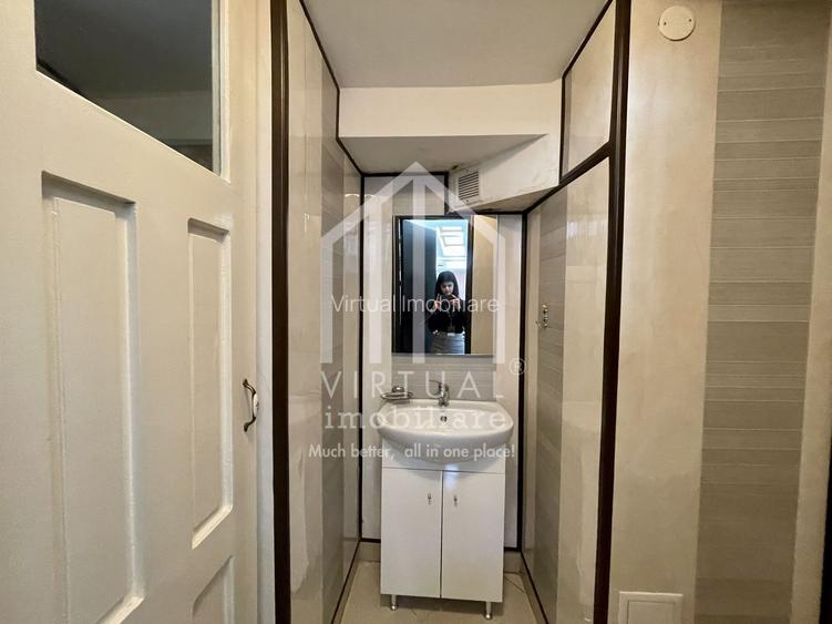 Vila/Pensiune cu 3 corpuri, 34 de camere, sala de fitness - Central - 42