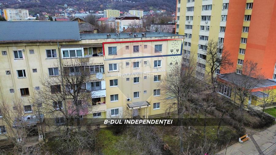 DE VANZARE: Apartament cu 2 camere în zona Independentei - 11
