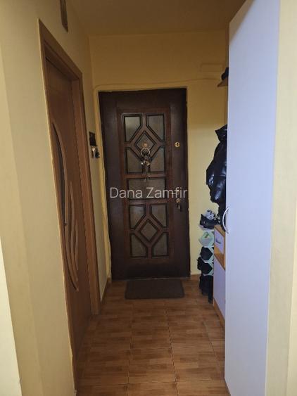Vând apartament 2 camere Micro 3 ste Narciselor nr 4 - 4