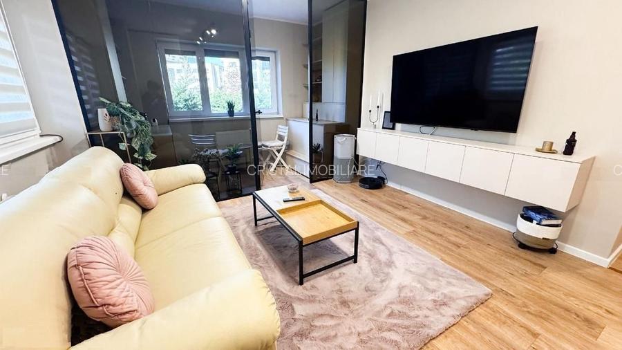 De vanzare Apartament 3 camere Granvia Lujerului - 2