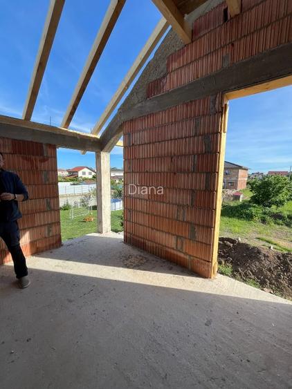 Duplex luminos cu geamuri mari – Dumbrăvița, zona Cora - 8