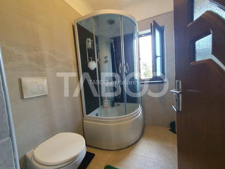 Casa 5 camere 3 bai 2 terase garaj magazie de vanzare 180 mp utili - 17