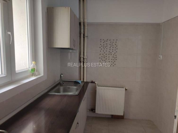 Inchiriez 2 camere, renovat, etaj 2 - Metrou P-ta Iancului - 2