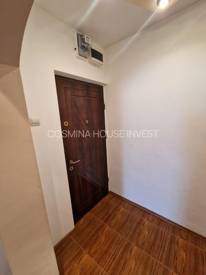Vest se vinde apartament decomandat doua camere pret 81000 euro negociabil. - 2