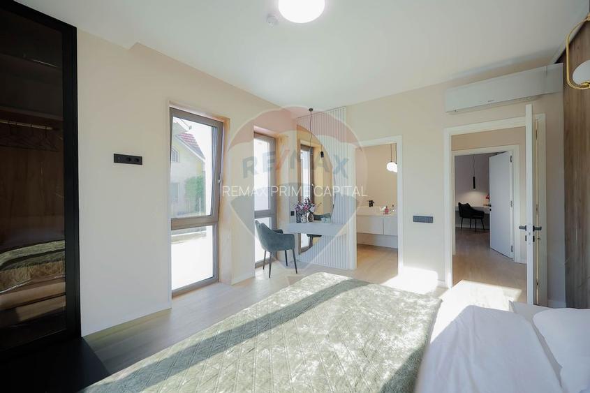 De vânzare Vilă cu 8 camere în Sânmartin, 290 mp util, teren 1100 mp - 40