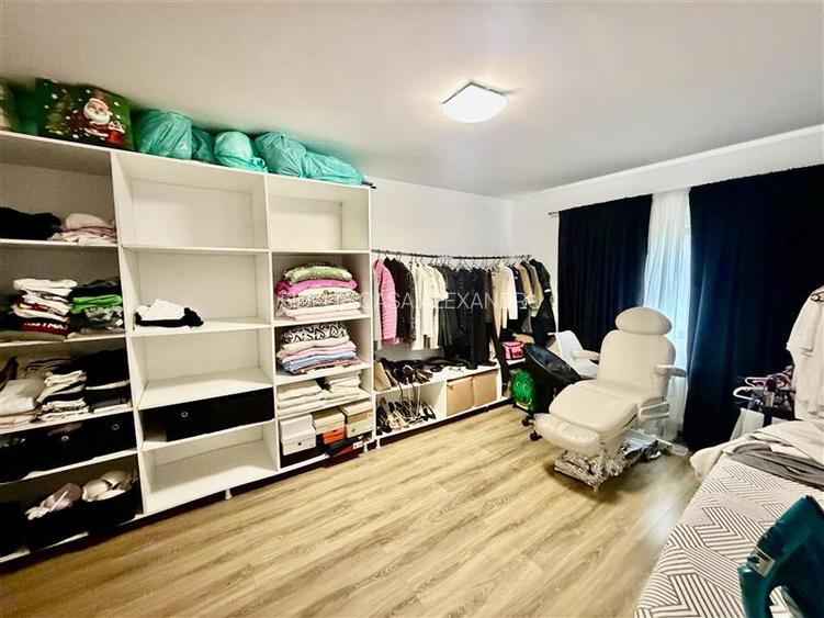 Case / vile de vanzare Miroslava - 11