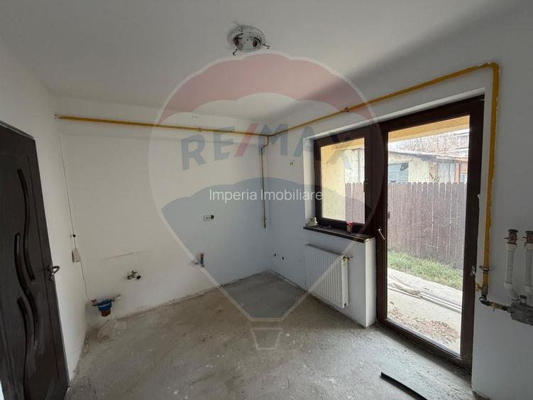 Apartament cu 3 camere de vânzare în zona Central - 3