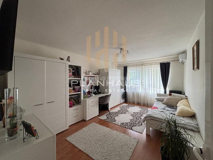 Apartament 2 camere, decomandat - str. Macului, etaj 2 - 4