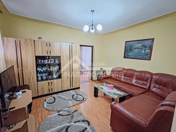 Casa individuala, 100 mp utili, 242 mp teren, Str. Trandafirilor - 7