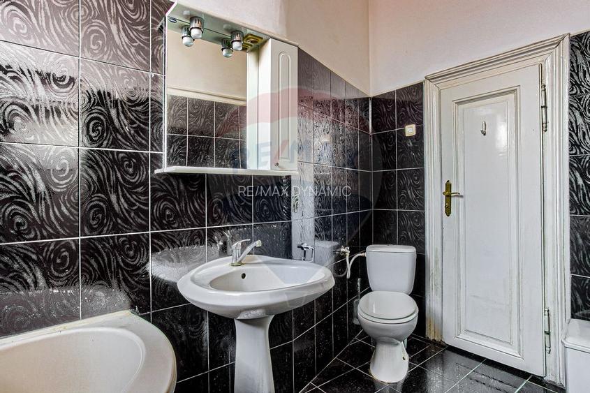 Apartament 4 camere spațioase,  curte,  zona Piata Catedralei - 19