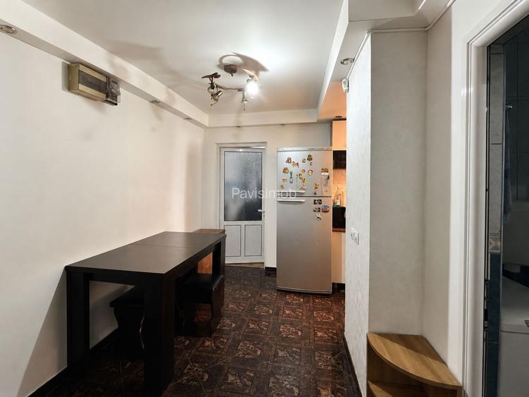 Apartament 3 camere spatios de vanzare în zona - Tractorul - 12