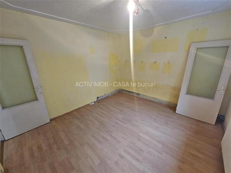 Resita, 2 Cam. Cf. 1, Et. 1, Micro 2 - 14