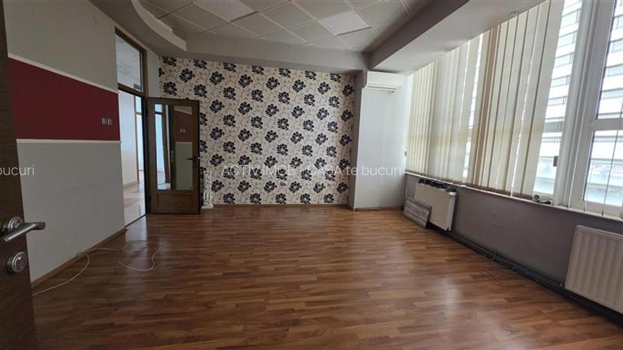 Cladire comerciala - birouri, P+3, stradal, teren 3511 mp - Calea Bucuresti - 4