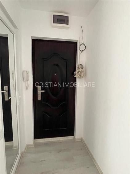 Garsoniera, Mobilata-utilata, Renovata, Hipodrom, Etaj 2 - 6