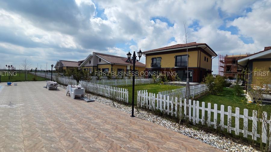 VILE P+M, 5 camere+Teren 300 mp.zona Otopeni, COMPLEX CU PISCINA-COMISION 0% - 38