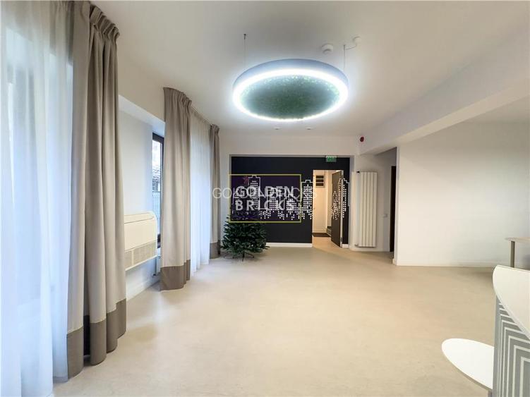 Piata Unirii | Cladire moderna | Versatila | Curte - 31