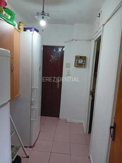 Apartament 3 camere  semidecomandat – Bercei  - 3
