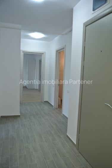 Apartament 3 camere, Centru, bloc nou, etaj 1, mobilat, garaj - 10