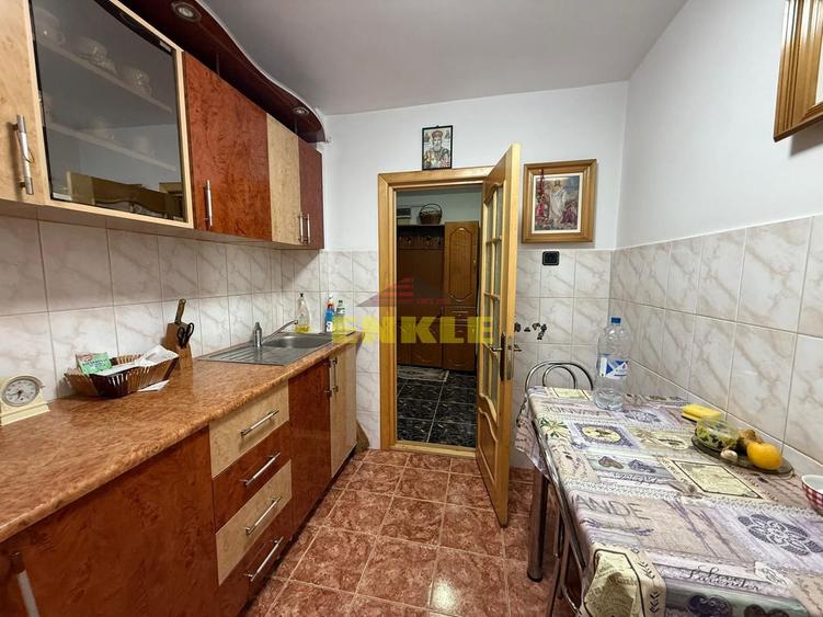 De închiriat – apartament cu 2 camere, zona Economic