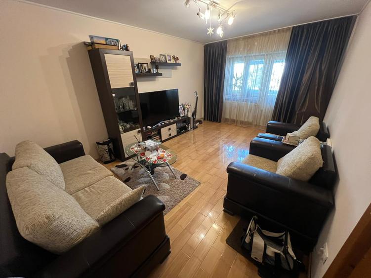Apartament 3 camere, etaj 2/4, 72 mp utili, zona Piața Unirii – Big