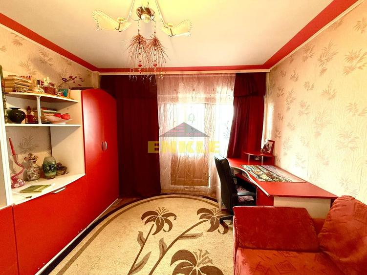 VÂNZARE APARTAMENT 3 CAMERE – ZONA MALL