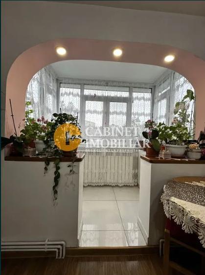 3 Camere Renovat - Etaj 2 - Zona Alexandru Cel Bun