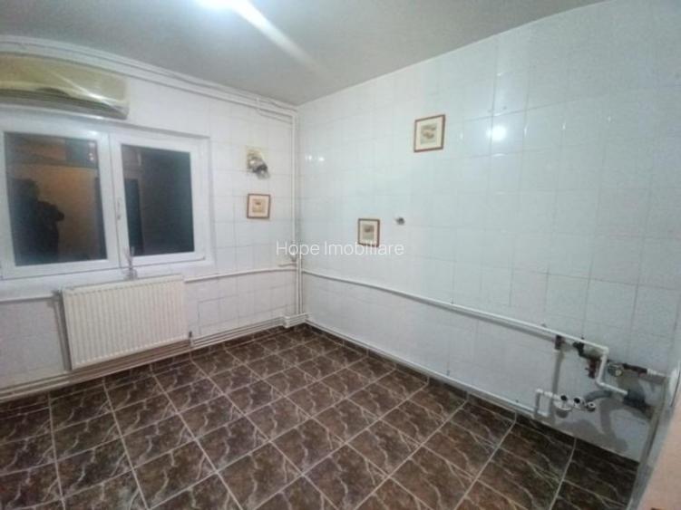 Brancoveanu-strada Pomarla-apartament 3 camere cu centrala - 5