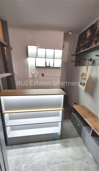 Spațiu Comercial Stradal | Vitrină de Sticlă | Zonă cu Vad | Piața Romană - 6