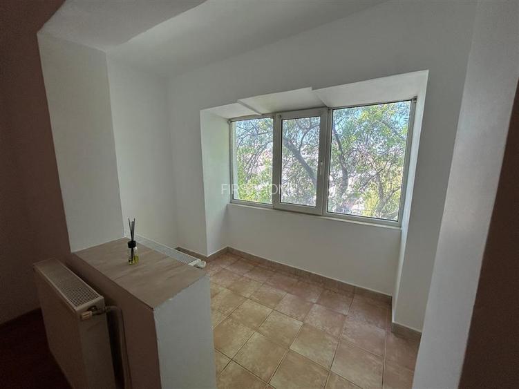 Apartament cu 3 camere de vanzare, zona Piata Moldovei - 5