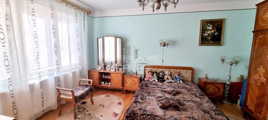 Casa pe 3 niveluri cu teren de 1900 mp in Com. Baisoara. - 21