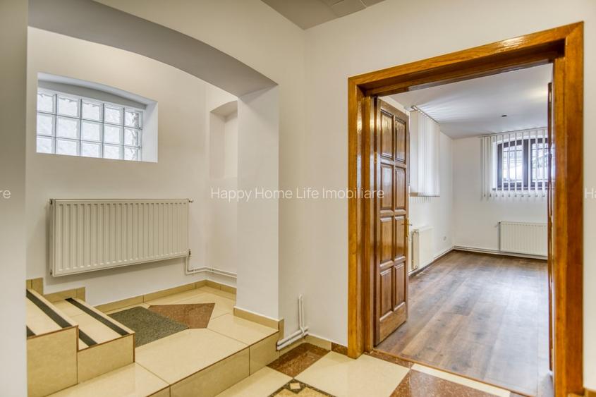 Universitate bld Carol Parcu Izvorul Rece Casa 11 camere, 2 locuri de parcare - 18