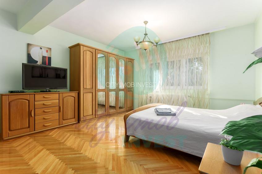 Vilă spațioasă cu curte superbă lângă Parcul Circului - 12