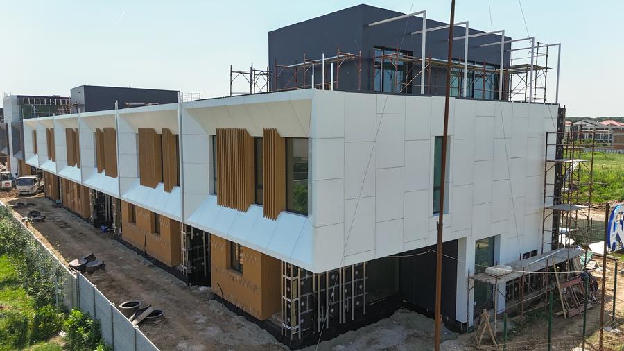 8b4a0b5d-0d5d-4b8d-abe0-dcb7c3d18a2e - 2